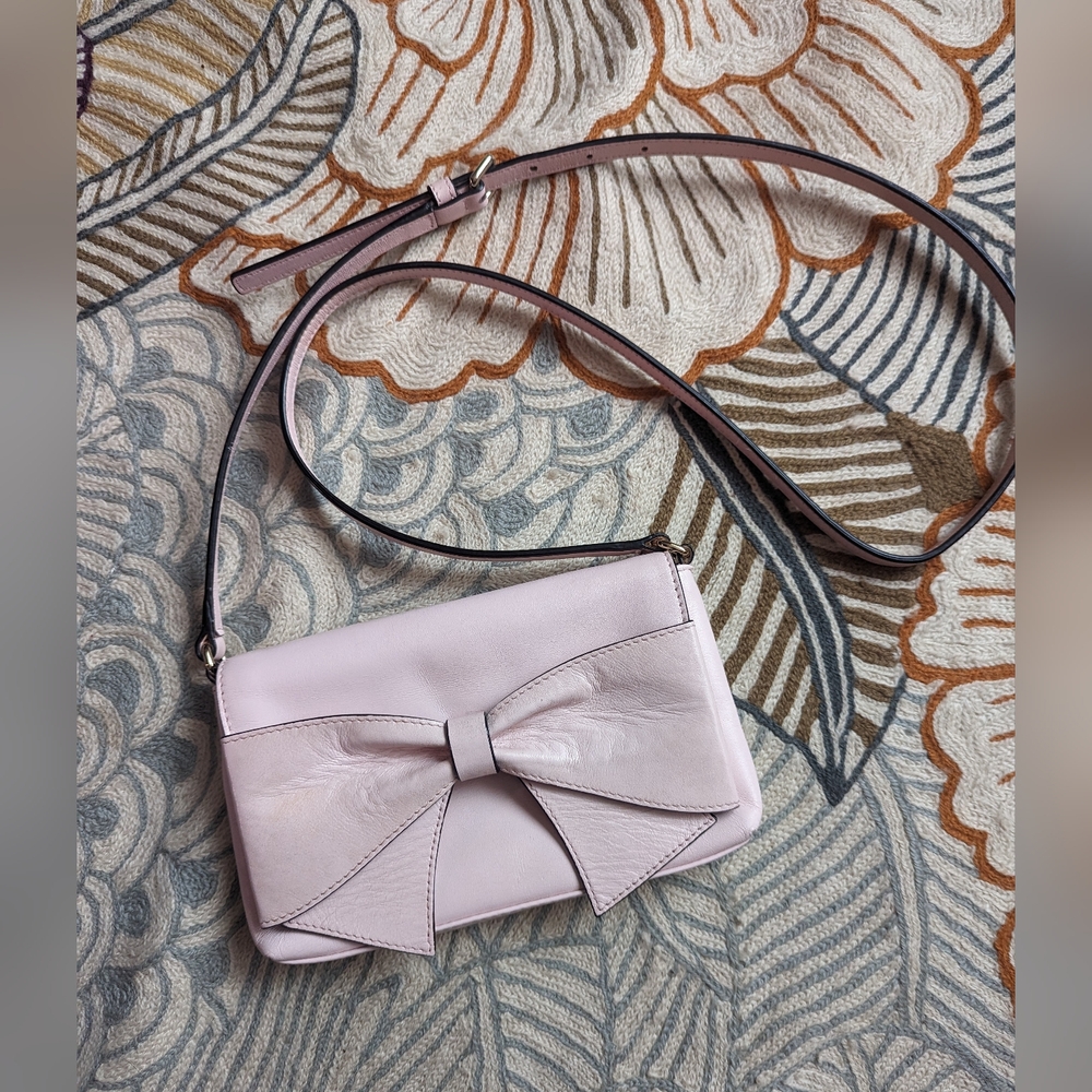 Elegant Pink Bow Accent Women's Bag
